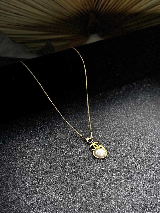 Колиета  от медицинска стомана 316L със златисто PVD покритие.