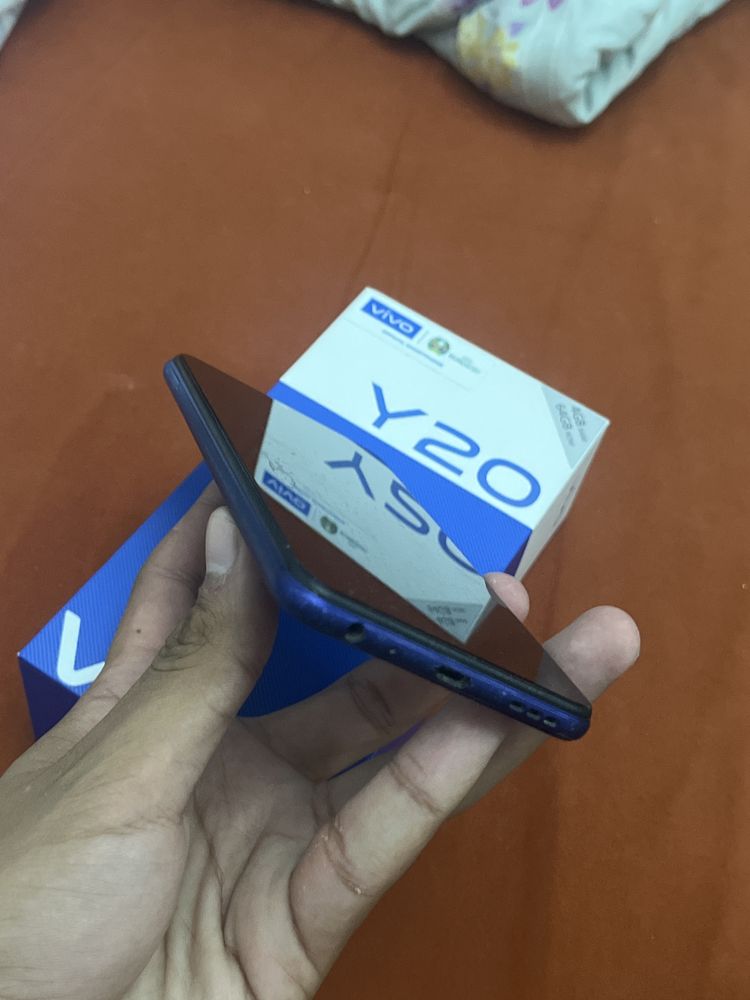 Vivo Y20.