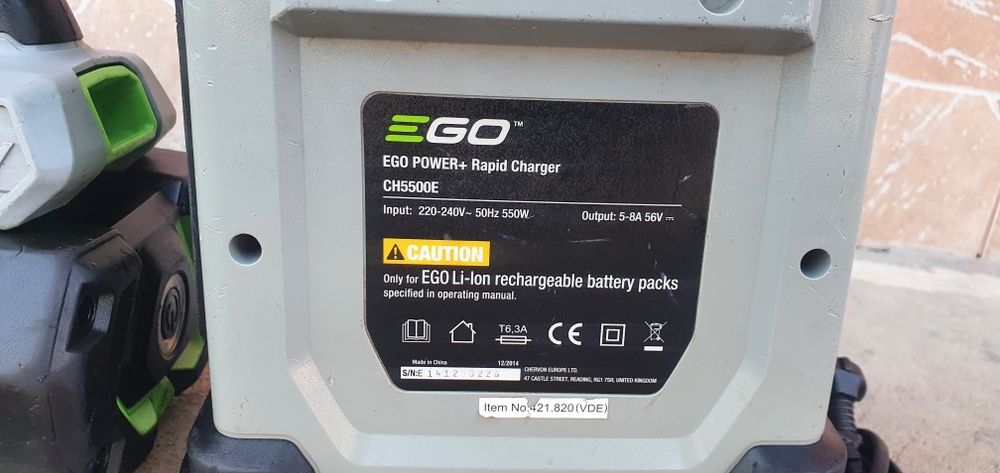 Trimer pe bateri .56v. pentru gard viu