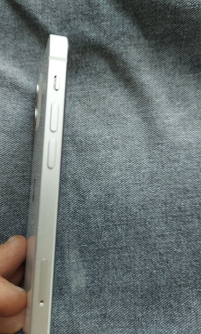 Vând iphone 12 mini