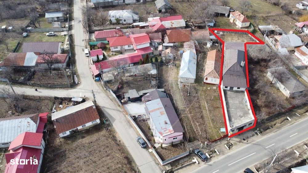 Casă cu 6 camere de vânzare