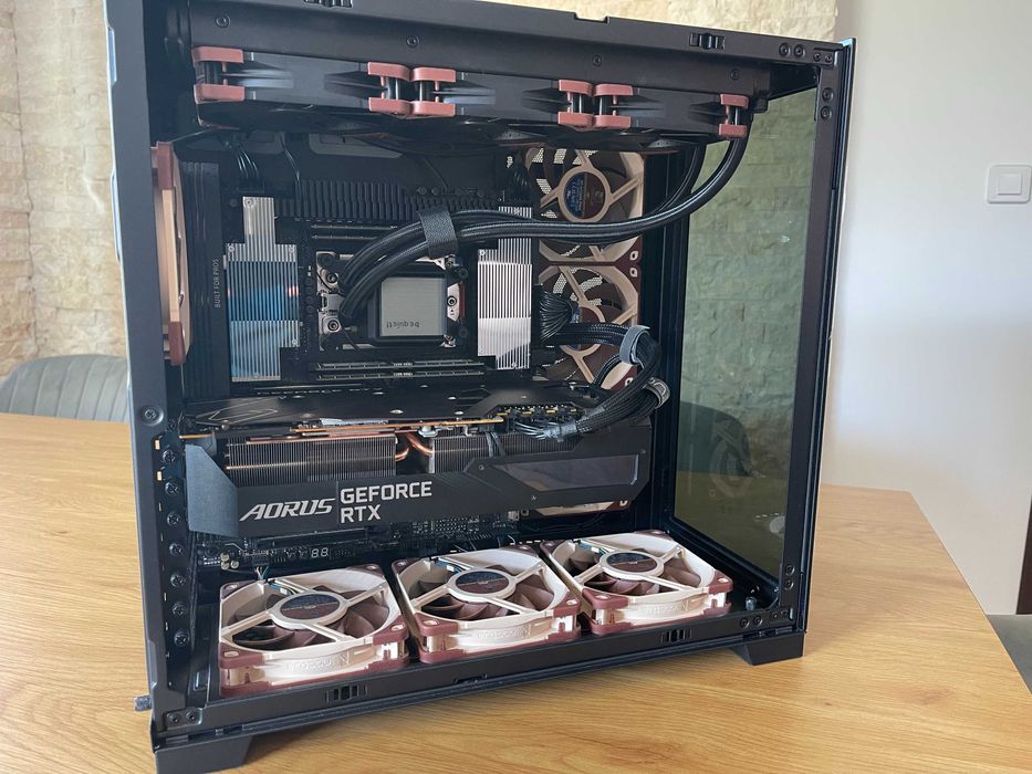 Продавам Супер Мощен Компютър (WORKSTATION / GAMING)