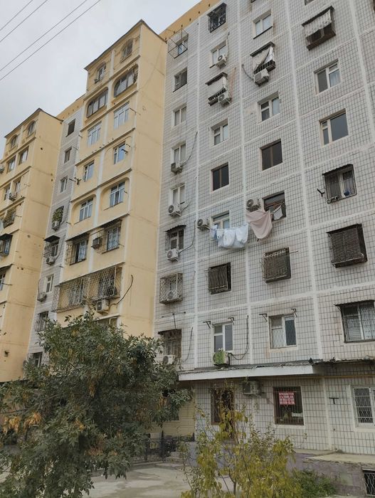 3 xonali kvartira sotiladi. Sergeli 6
