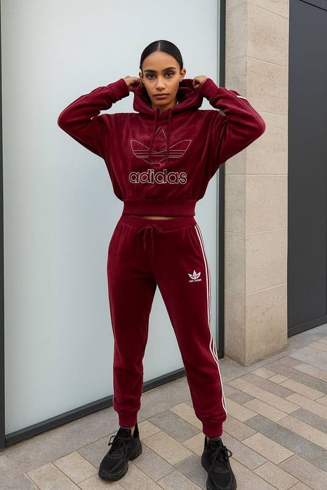 Дамски кадифе екипи Adidas
