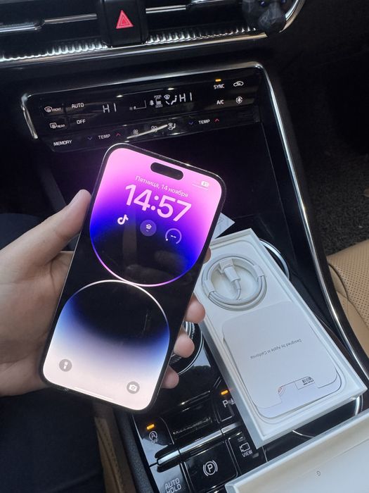 Продам айофн 14 про макс 256 гб