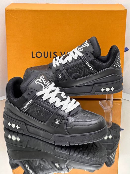 Adidasi Louis Vuitton
