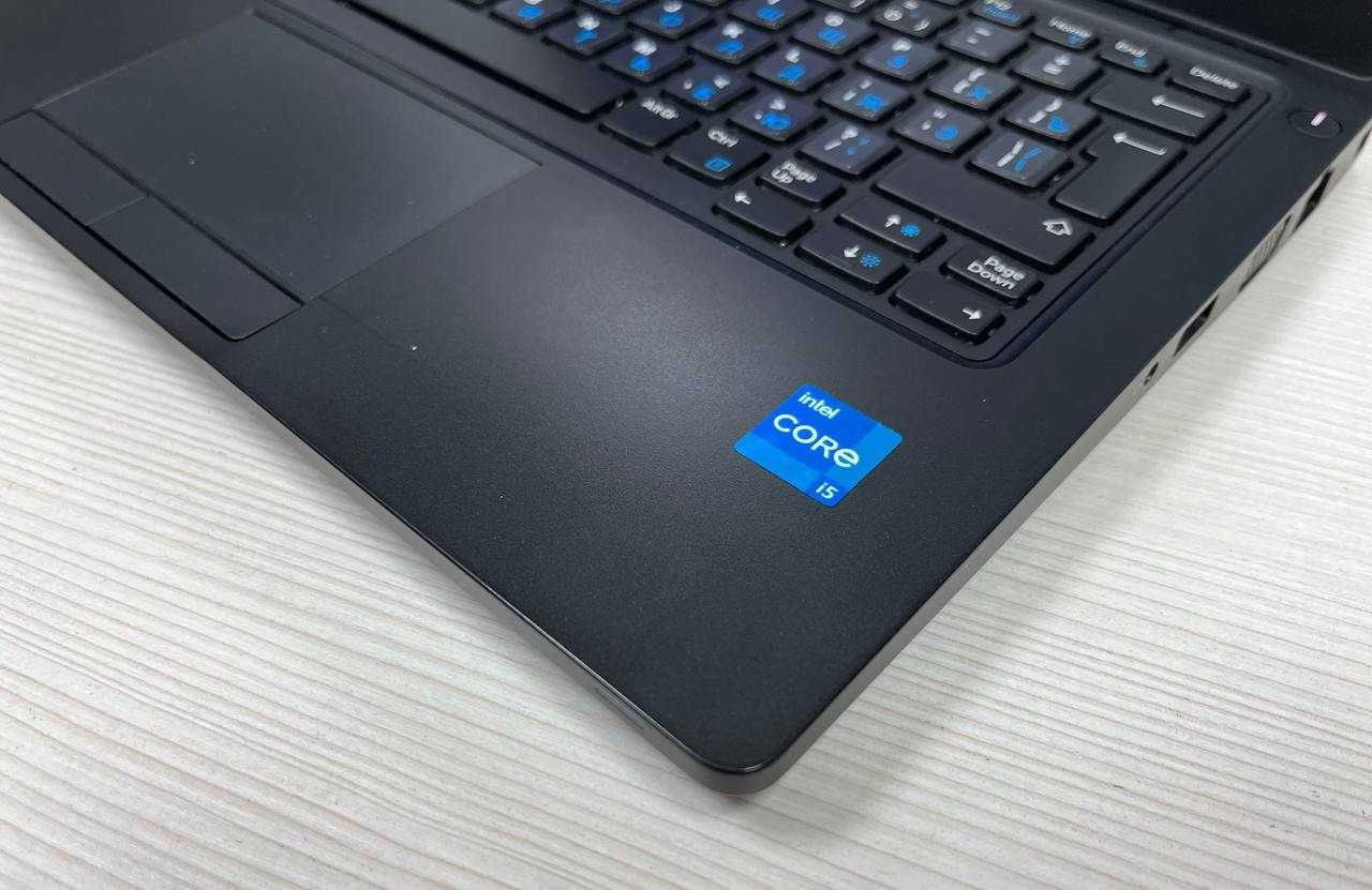 Для офиса  DELL latitude Core i5-8пок*озу 8*SSd 128 Подсветка клава