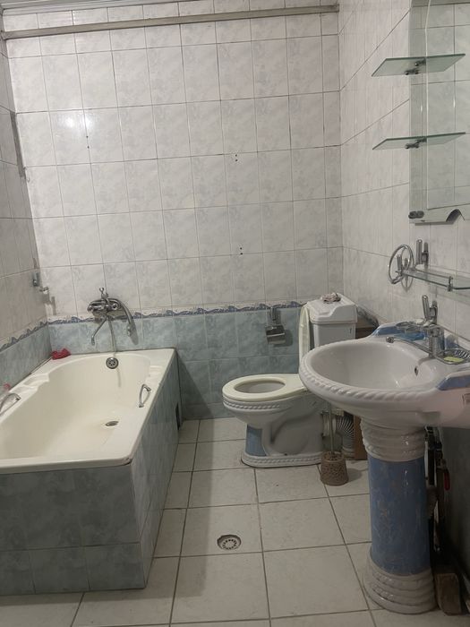 Аредна ховли 2.5соток 5 хона 2 санузел Куйлюк 7 . Катта подвали хам бо