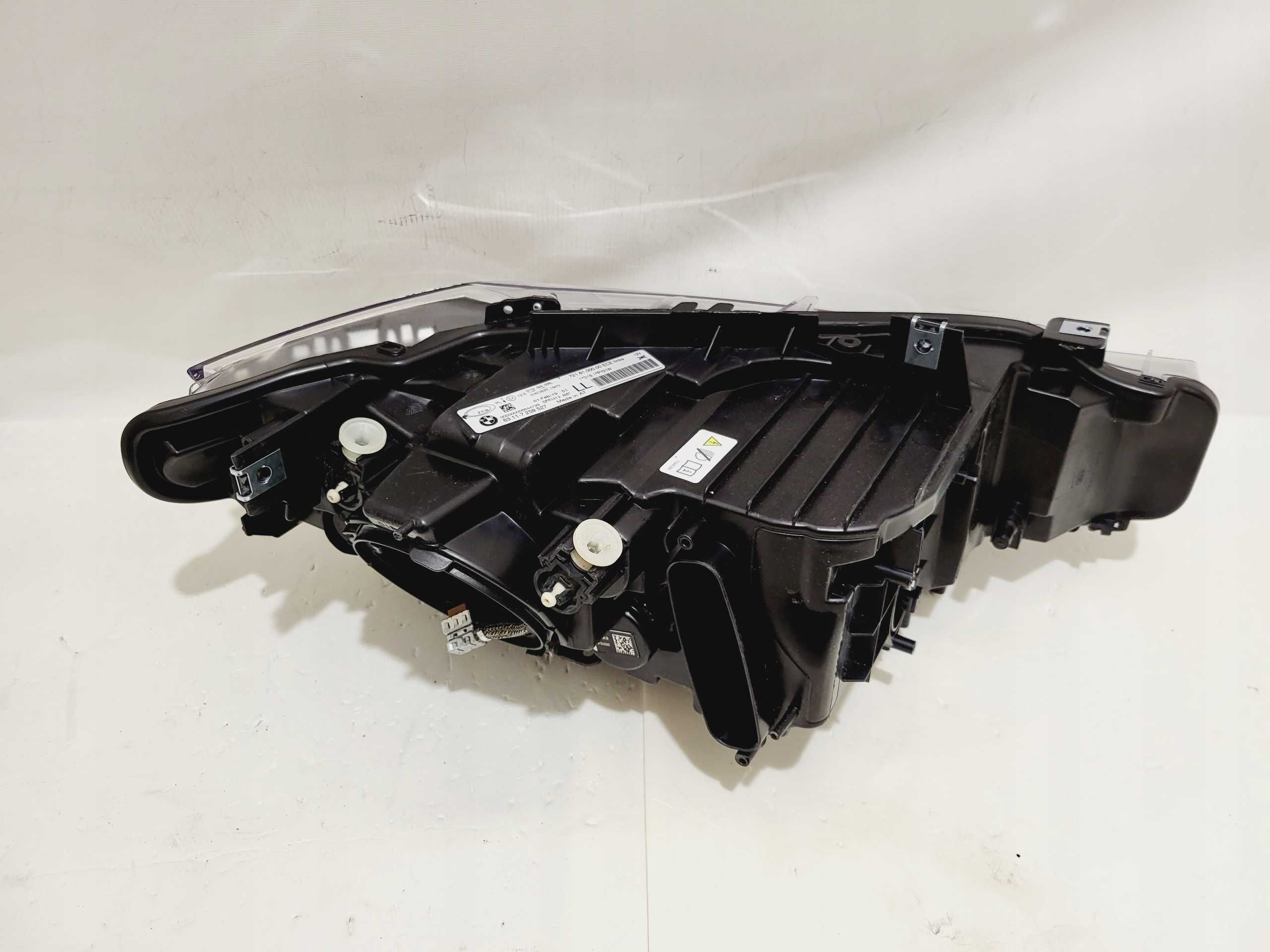 Bmw 1 F20 F21 far bixenon stanga dreapta faruri xenon adaptiv ahl