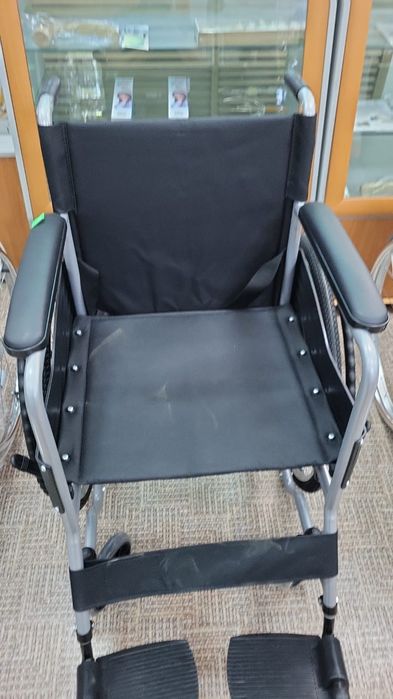 Продам инвалидную коляску