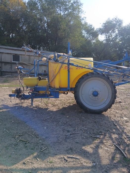 Опрыскиватель прицепной