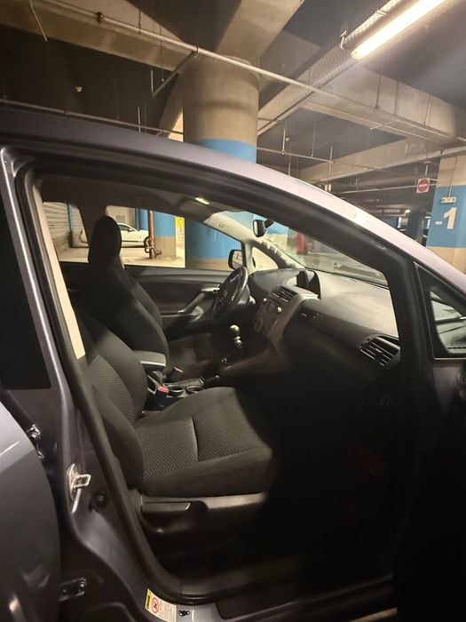 Toyota Verso 2.0 D-4D • 2009 • 7 места • Отлично състояние