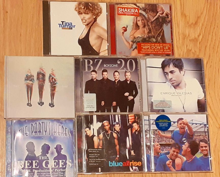 60 броя оригинални дискове (CD) с английска музика