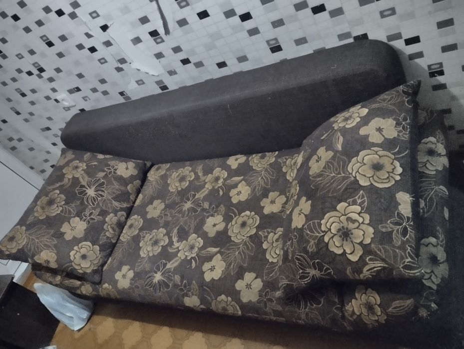 Продам диван мягкий