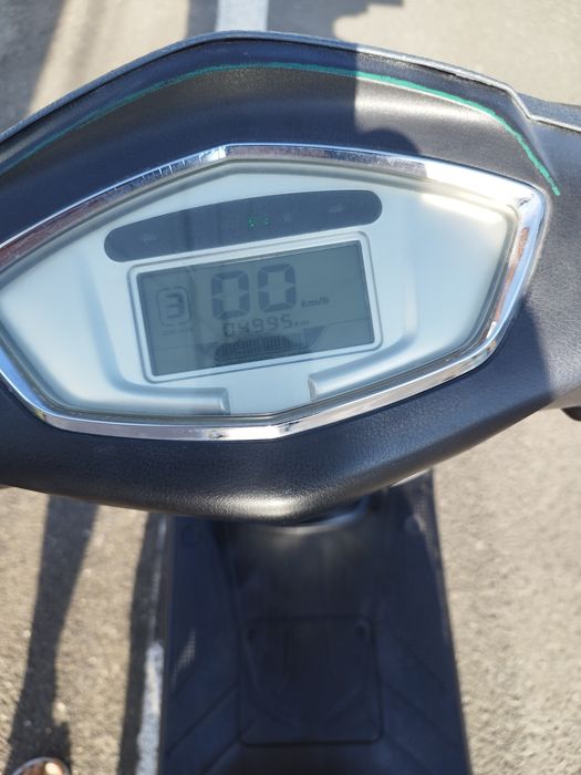Vând Scuter electric 2000W