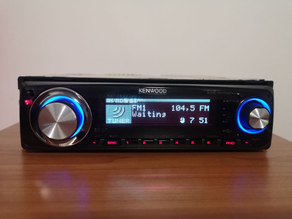 Vând casetofon auto