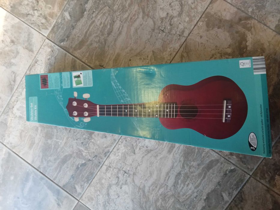 Детска китара  нова