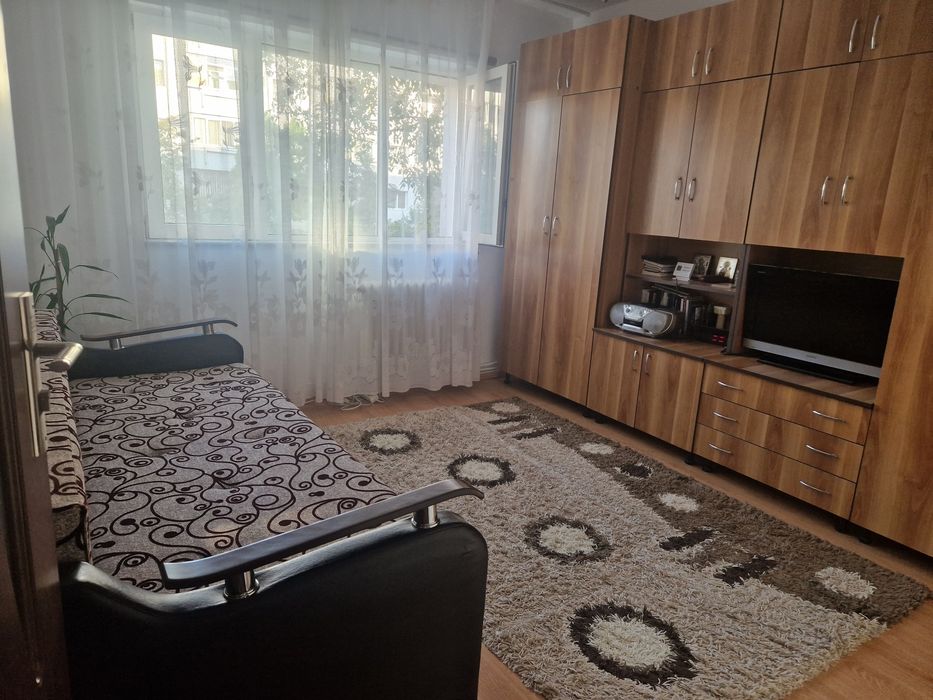 Dau în chirie apartament 2 camere, cartier Între Lacuri