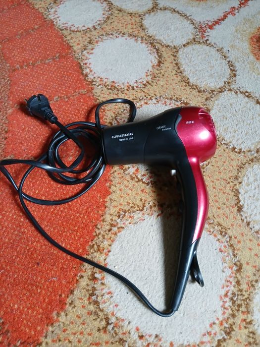 Uscător de păr Grundig