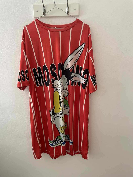 Vând bluza de damă în stare bună