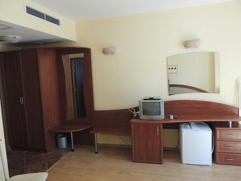 Продава се Хотел в Несебър - 1200 кв.м за 734 €/кв.м - Снимка #17