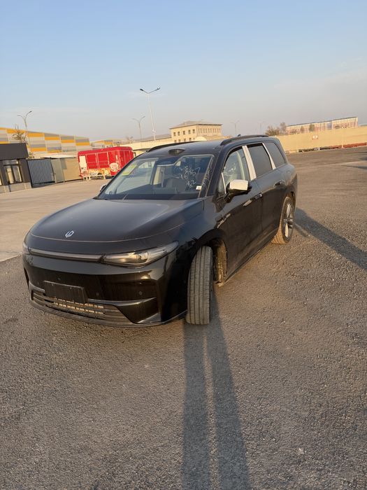 Leapmotor c16 3 pozitsia lidar parog qoraga qora salon