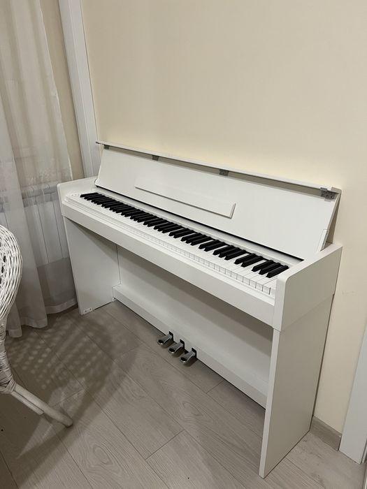 Пианино YAMAHA arius