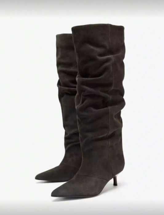 НОВО! Велурени ботуши с нисък ток