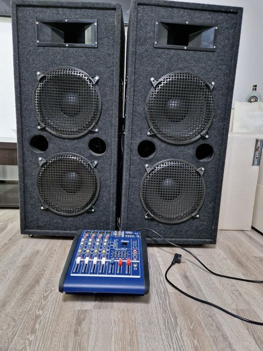 Boxe + statie negociabil