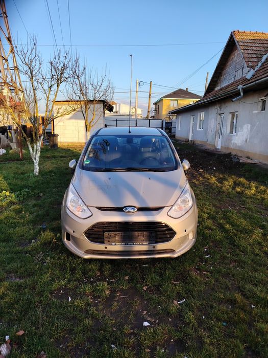 Vând  un Ford B  Max
