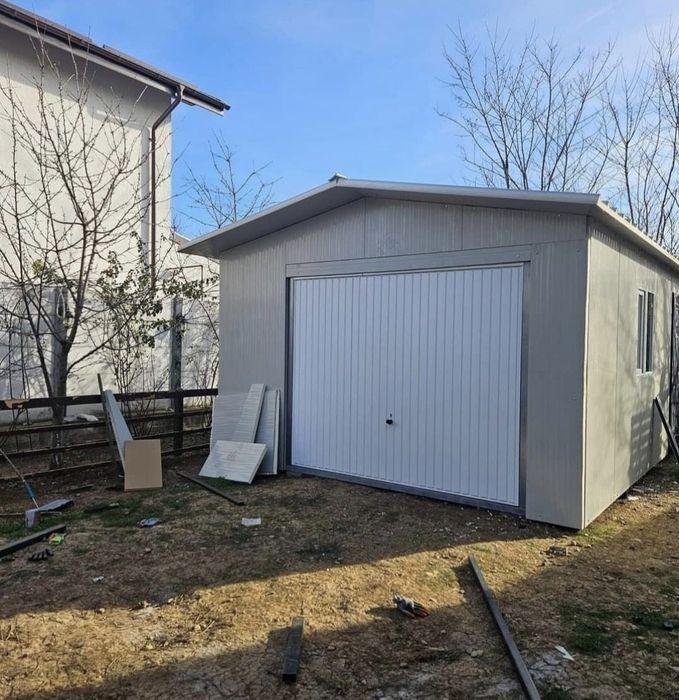 Vând garaje auto pe structur metalica si panou sendwis