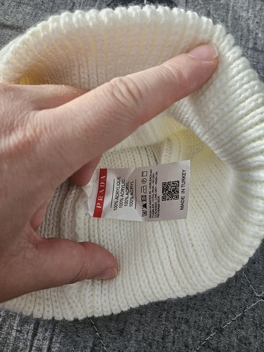 Căciulă Prada alba Premium