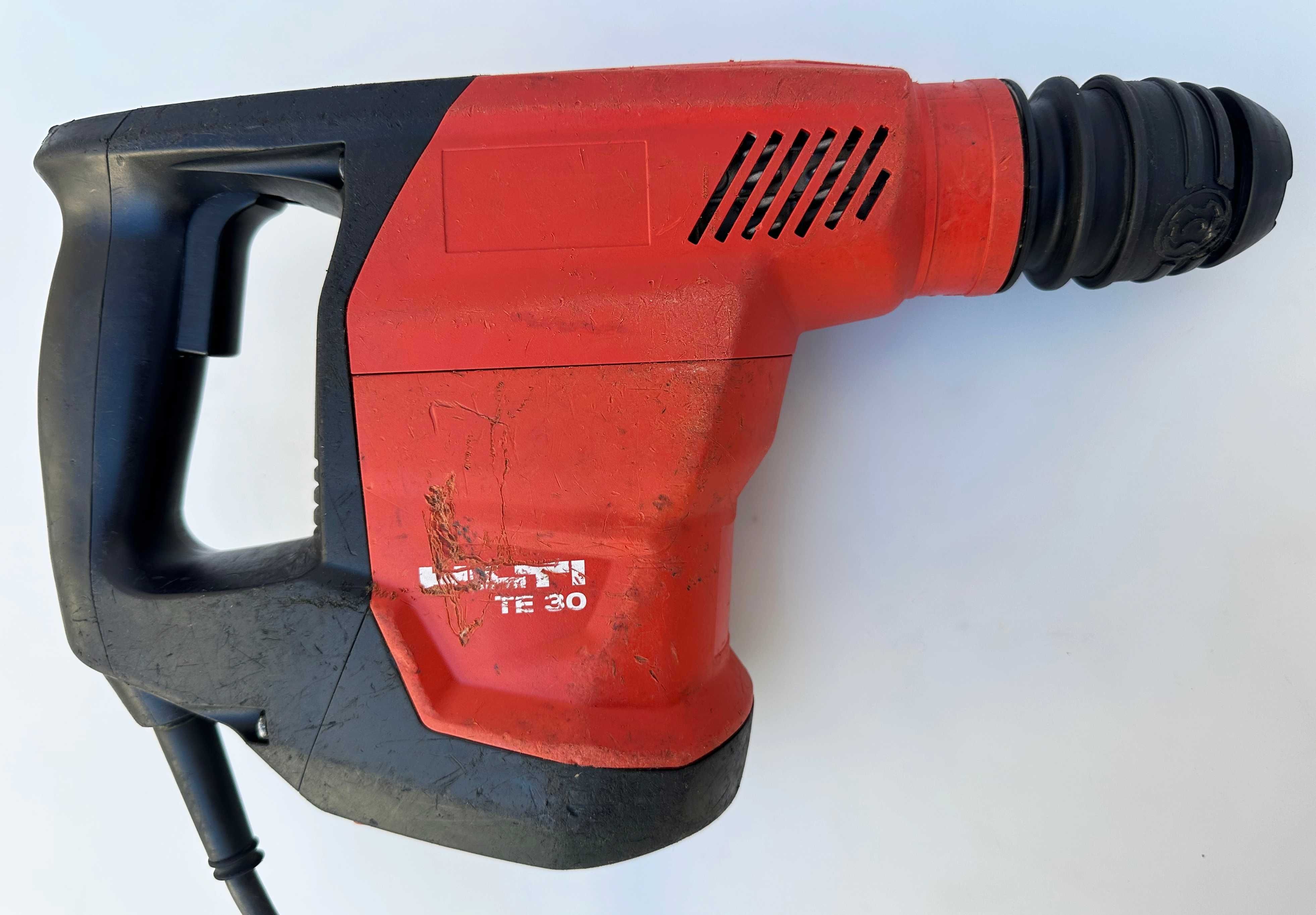 Hilti TE 30-AVR - Ударно-пробивен перфоратор 850W 3.6J
