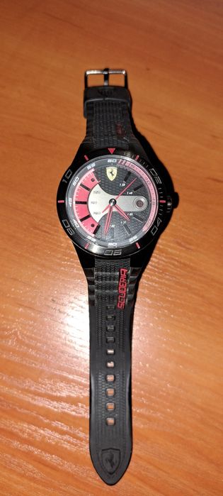 Часовник Ferrari