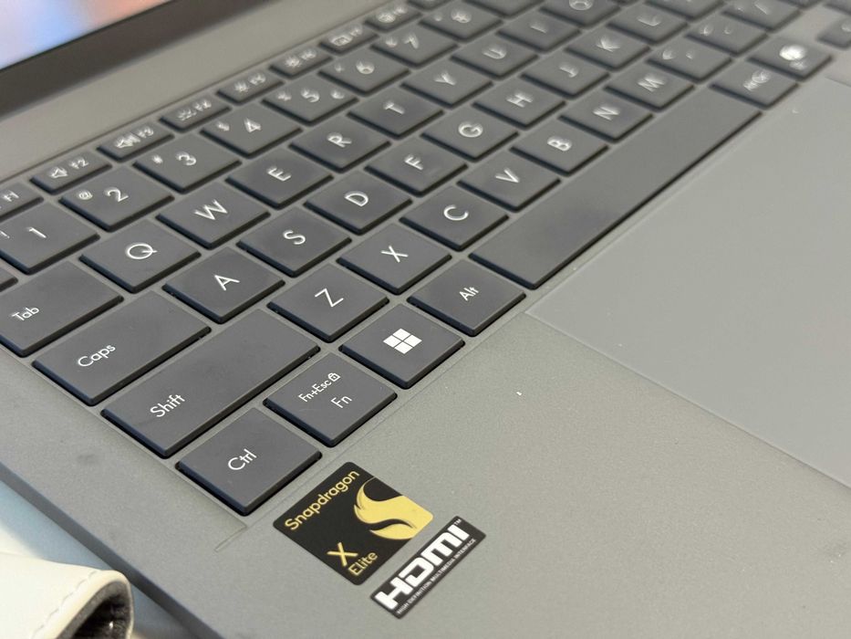 Laptop ASUS Zenbook UX3407RA, procesor Snapdragon® X Elite X1E 78 100