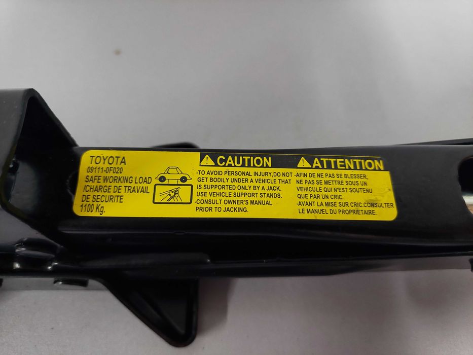 Cric OEM Toyota Auris Yaris Avensis Camry Corolla Prius - NOU