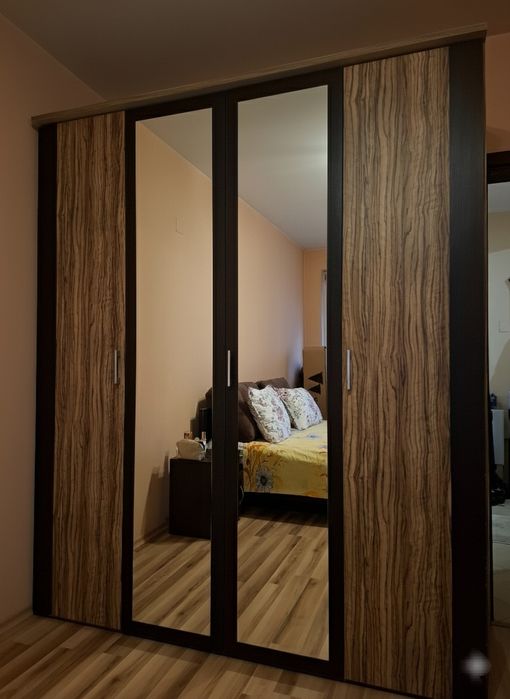 Продавам легло/гардероб