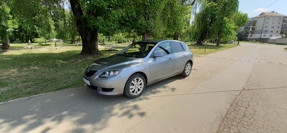 Vând Mazda 3 Hatchback