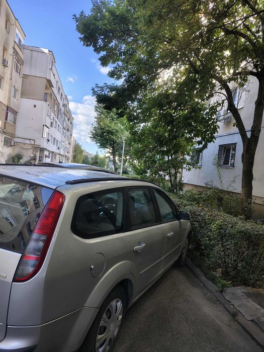 Vând Ford focus 2