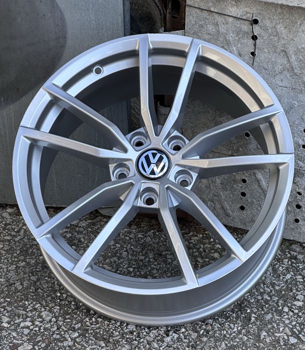 Джанти за Фолкваген Volkswagen 17 “ цола 5х112 чисто нови Golf Passat