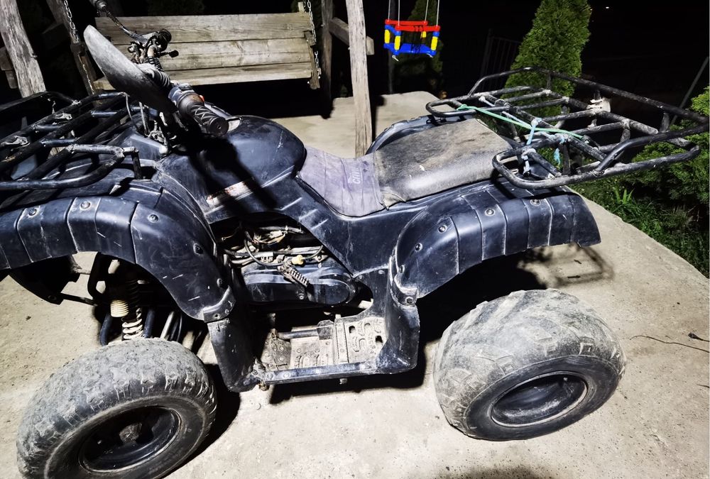 Vând sau schimb atv