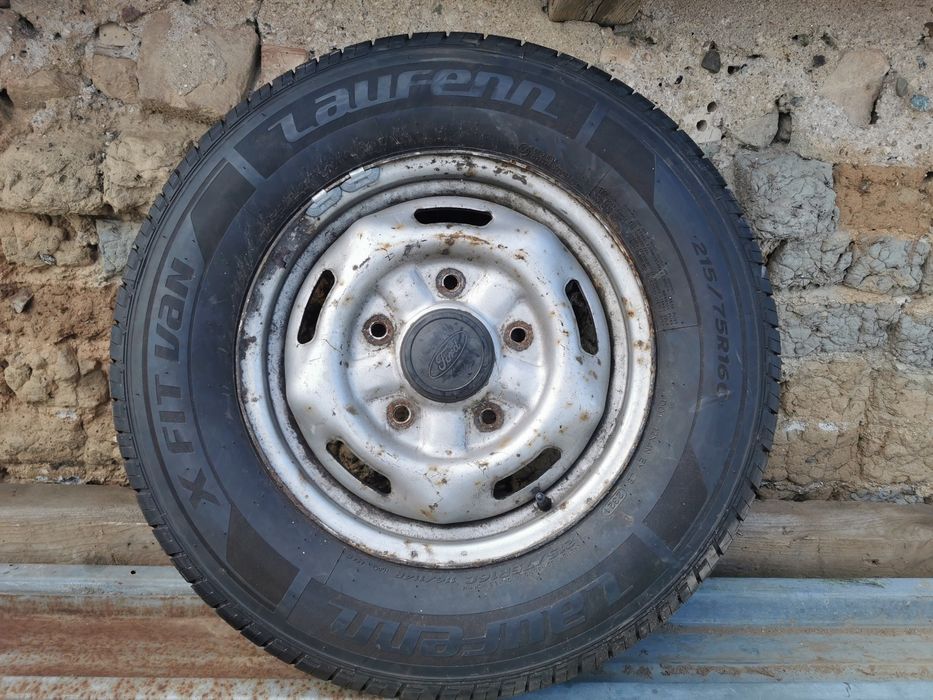 Нова гума с джанта Ford transit 215/75 16C