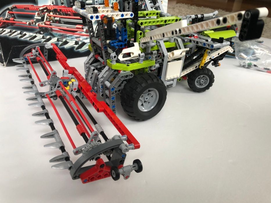 Продавам LEGO Technic 8274 с двигател