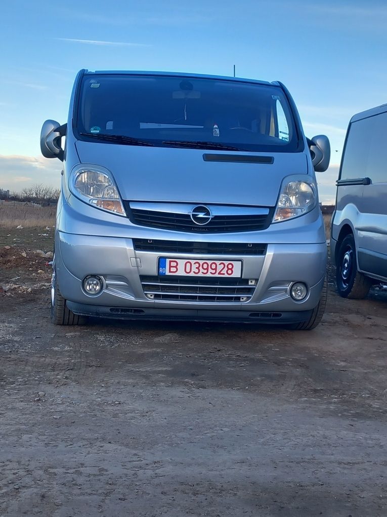 Opel Vivaro westfalia automat Renault Trafic