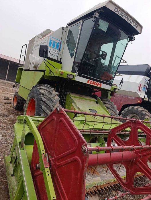 Claas Dominator 130
