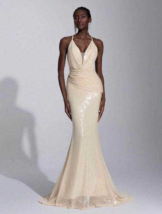 Платье в пол в пайетках в трендовом сливочном оттенке