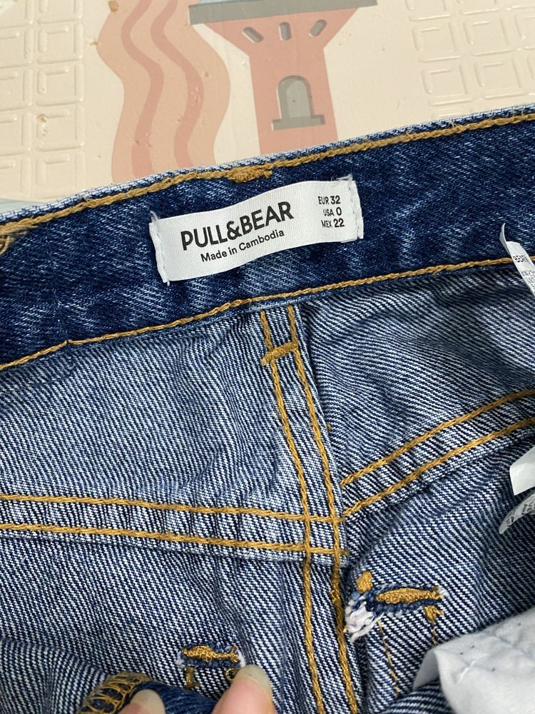 Blugi Pull&Bear mom fit cu talie înaltă, mărime 32