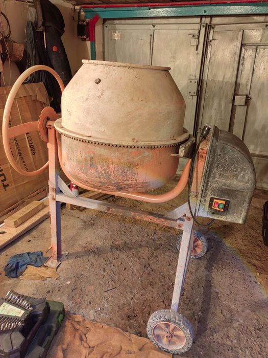 Бетоносмеситель HomeProffe СМ-180