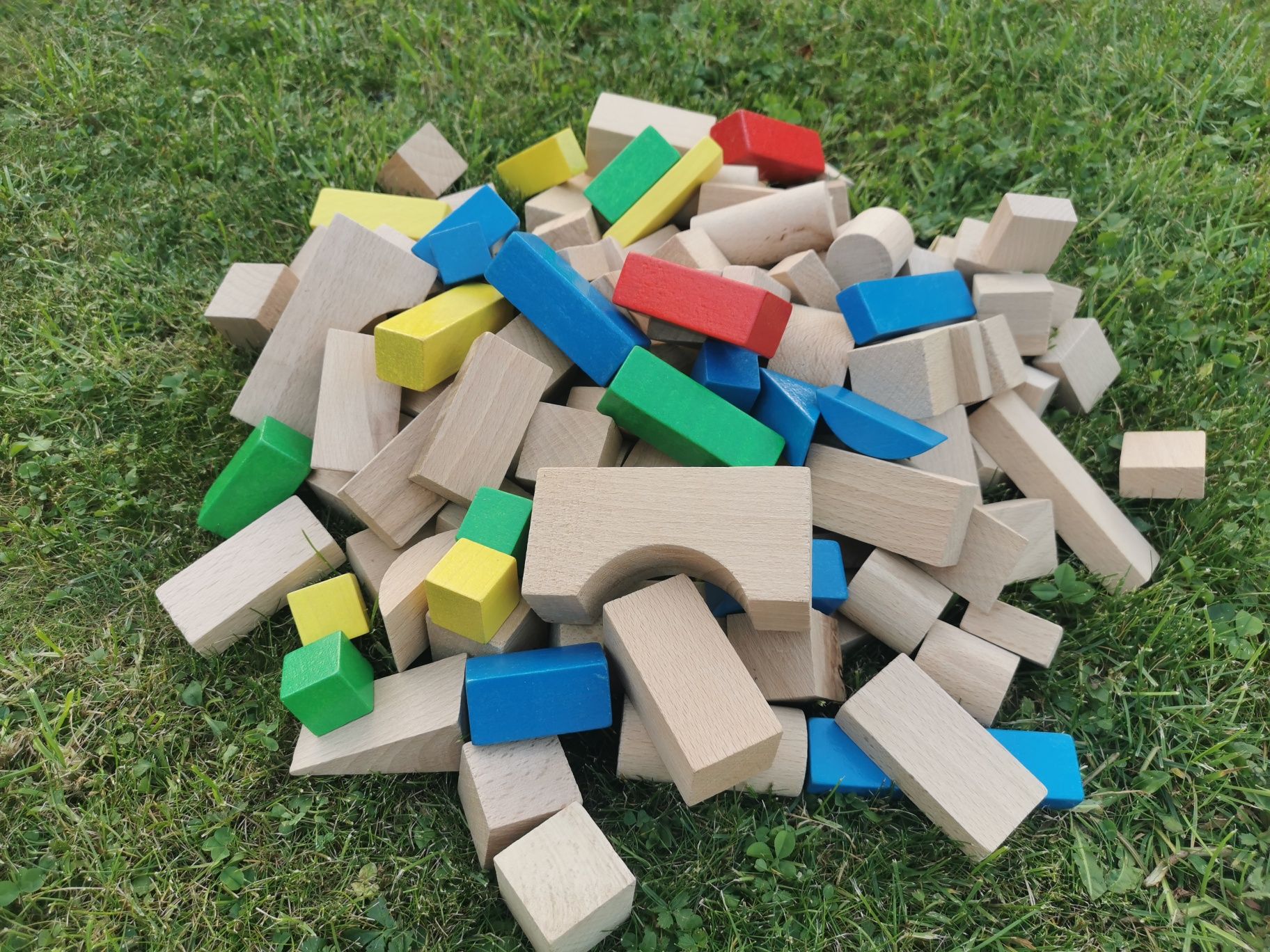 Cuburi din lemn Wonderworld Montessori in stare impecabila 140 buc