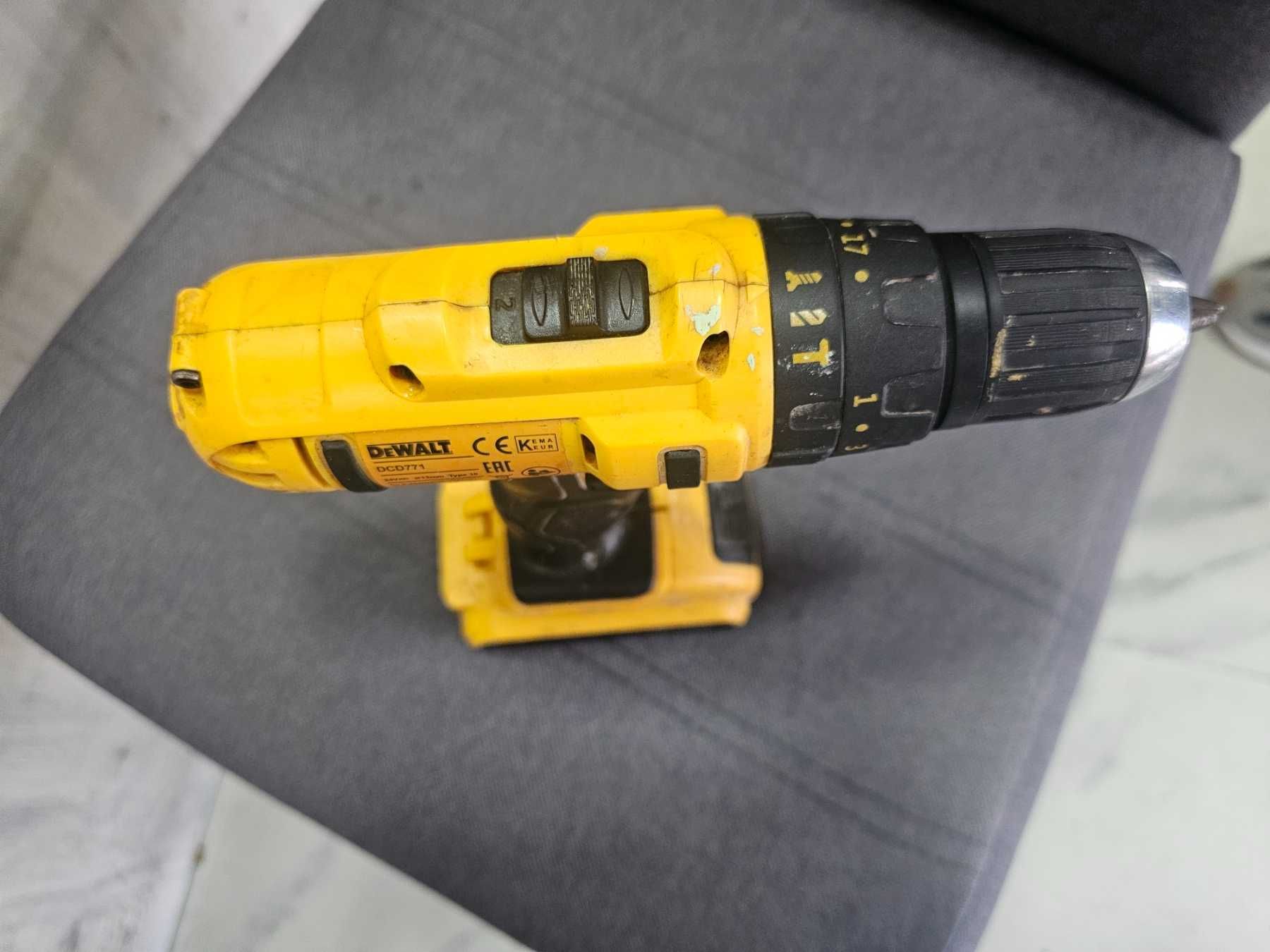 Ударен винтоверт DeWALT DCD771 (24V, 5AH)